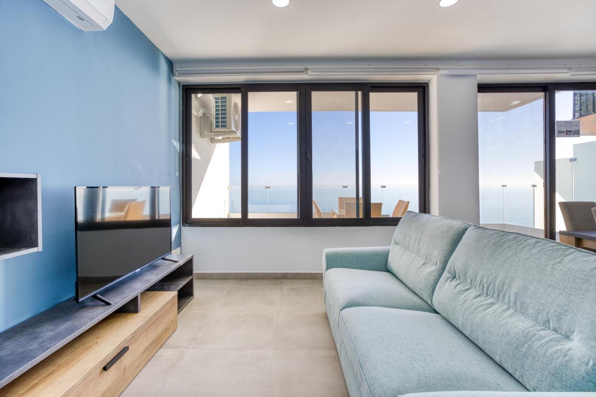 Seafront Sliema Apartment With Balcony & Sea Views By Jl Luaran gambar