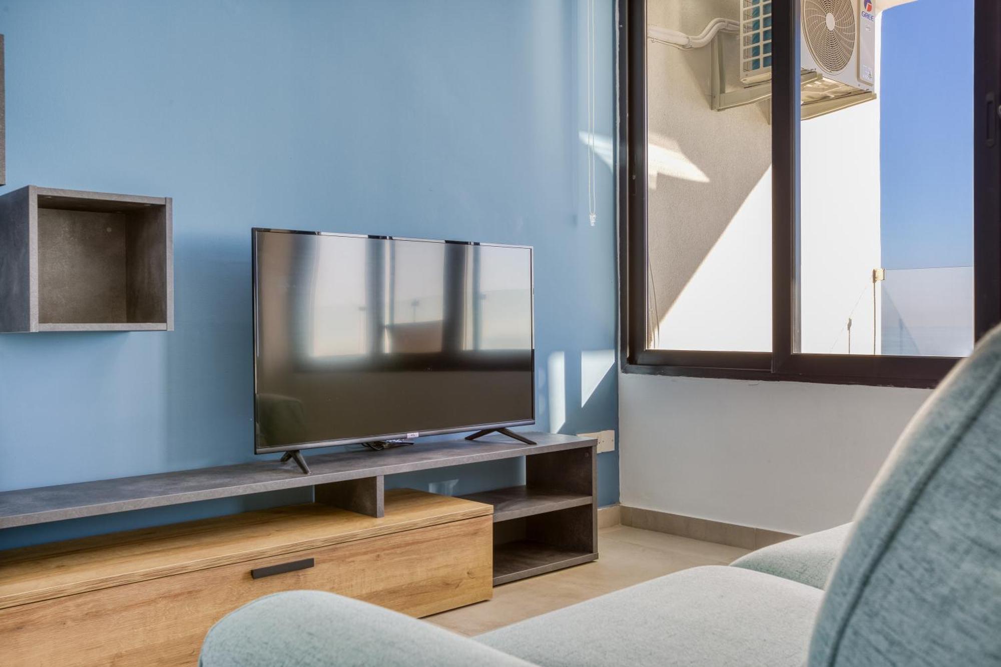 Seafront Sliema Apartment With Balcony & Sea Views By Jl Luaran gambar