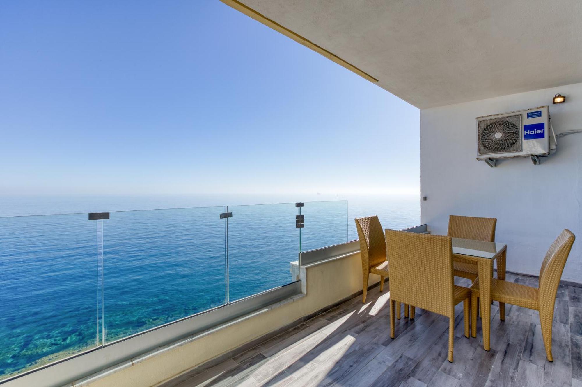 Seafront Sliema Apartment With Balcony & Sea Views By Jl Luaran gambar