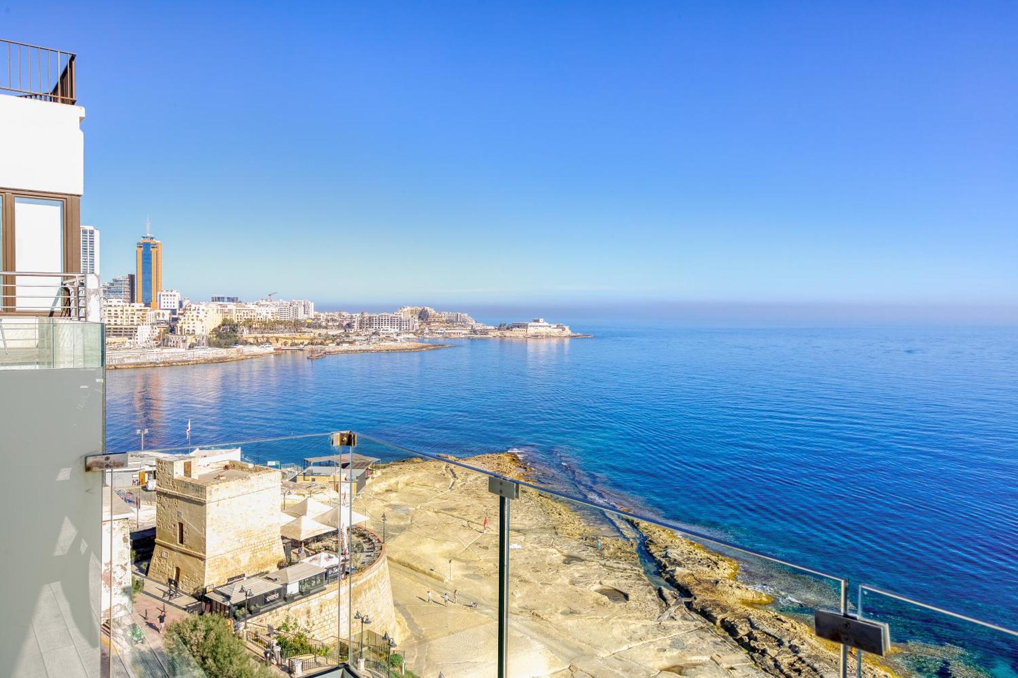 Seafront Sliema Apartment With Balcony & Sea Views By Jl Luaran gambar