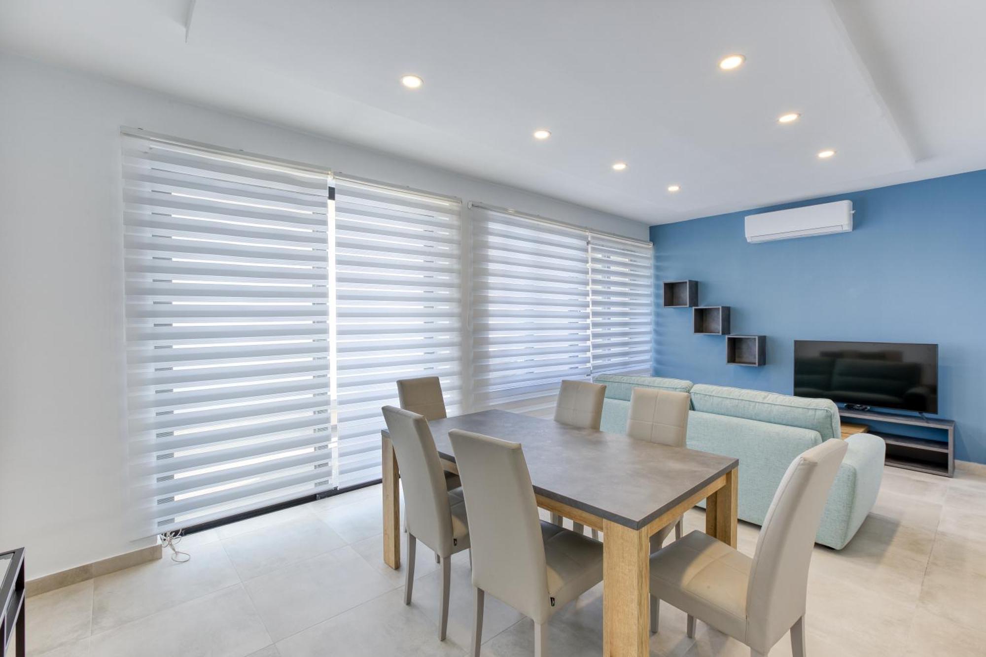 Seafront Sliema Apartment With Balcony & Sea Views By Jl Luaran gambar