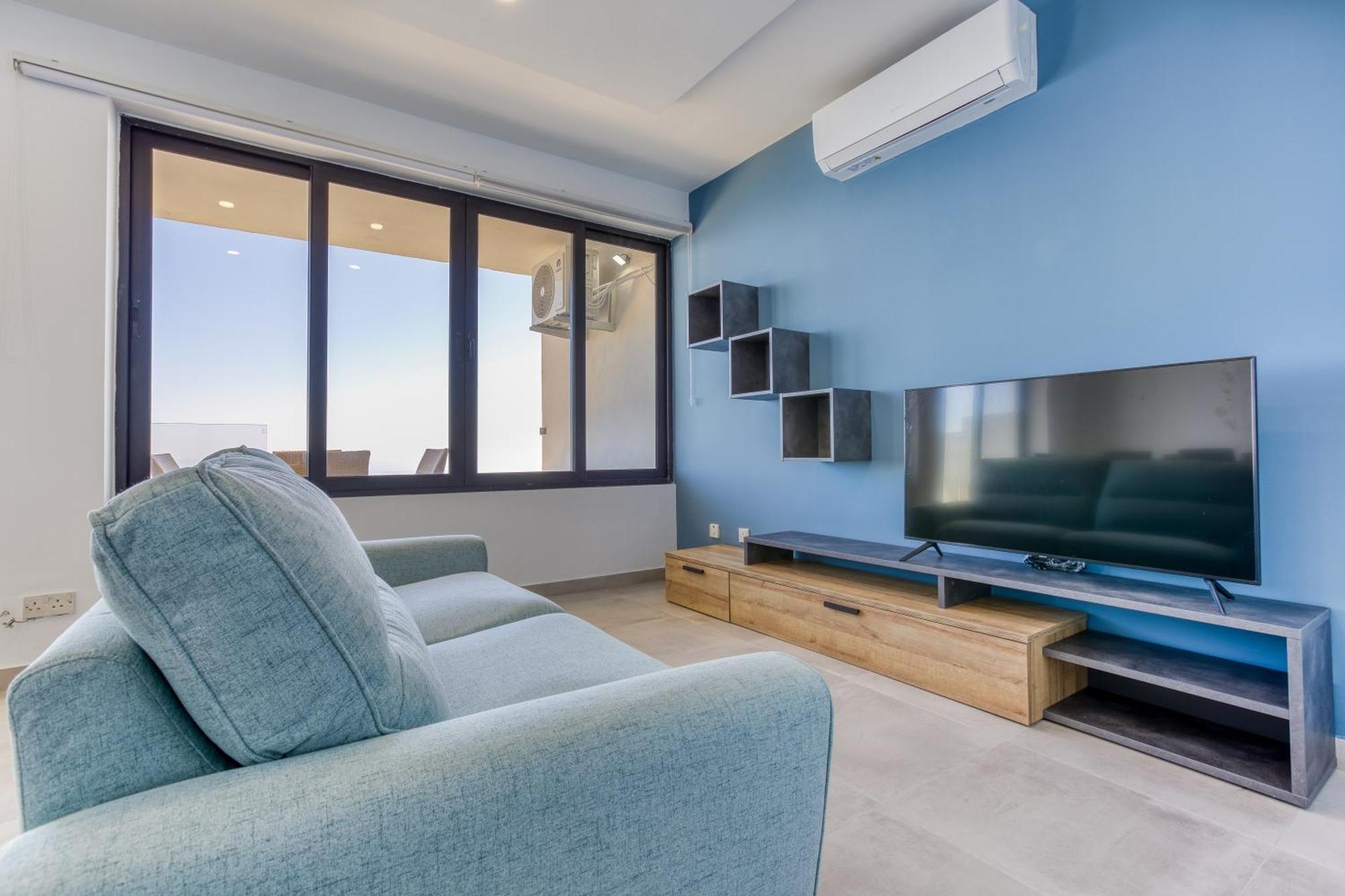 Seafront Sliema Apartment With Balcony & Sea Views By Jl Luaran gambar