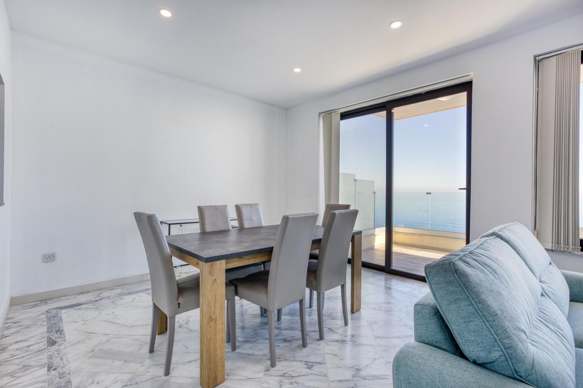 Seafront Sliema Apartment With Balcony & Sea Views By Jl Luaran gambar